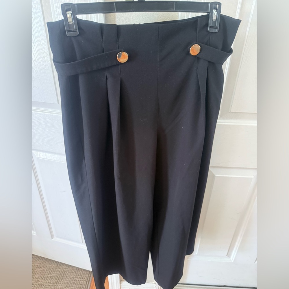 Worthington Black Knee-Length Shorts